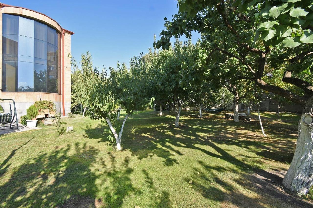 Villa In Nork Yerevan Exterior photo