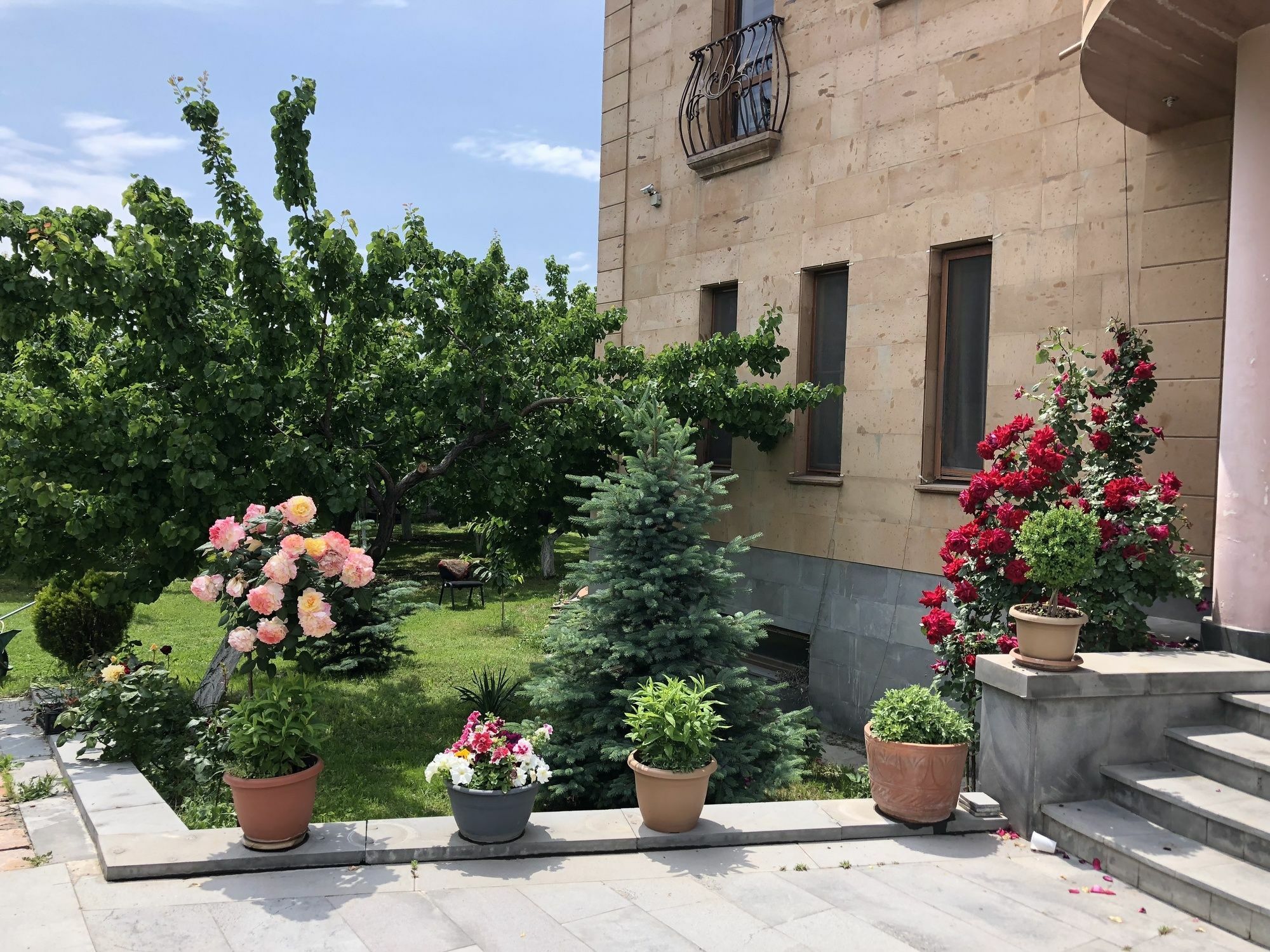 Villa In Nork Yerevan Exterior photo